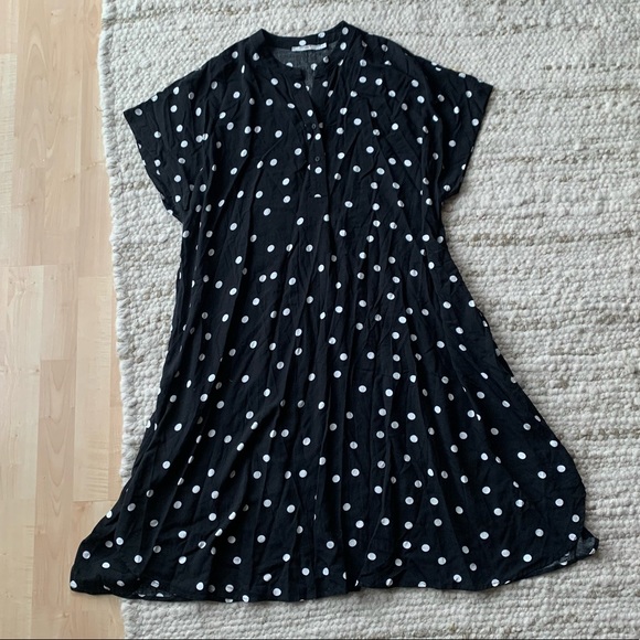 Black dress with white dots, plus size, super comfy, great swing, knee-length - Picture 1 of 4